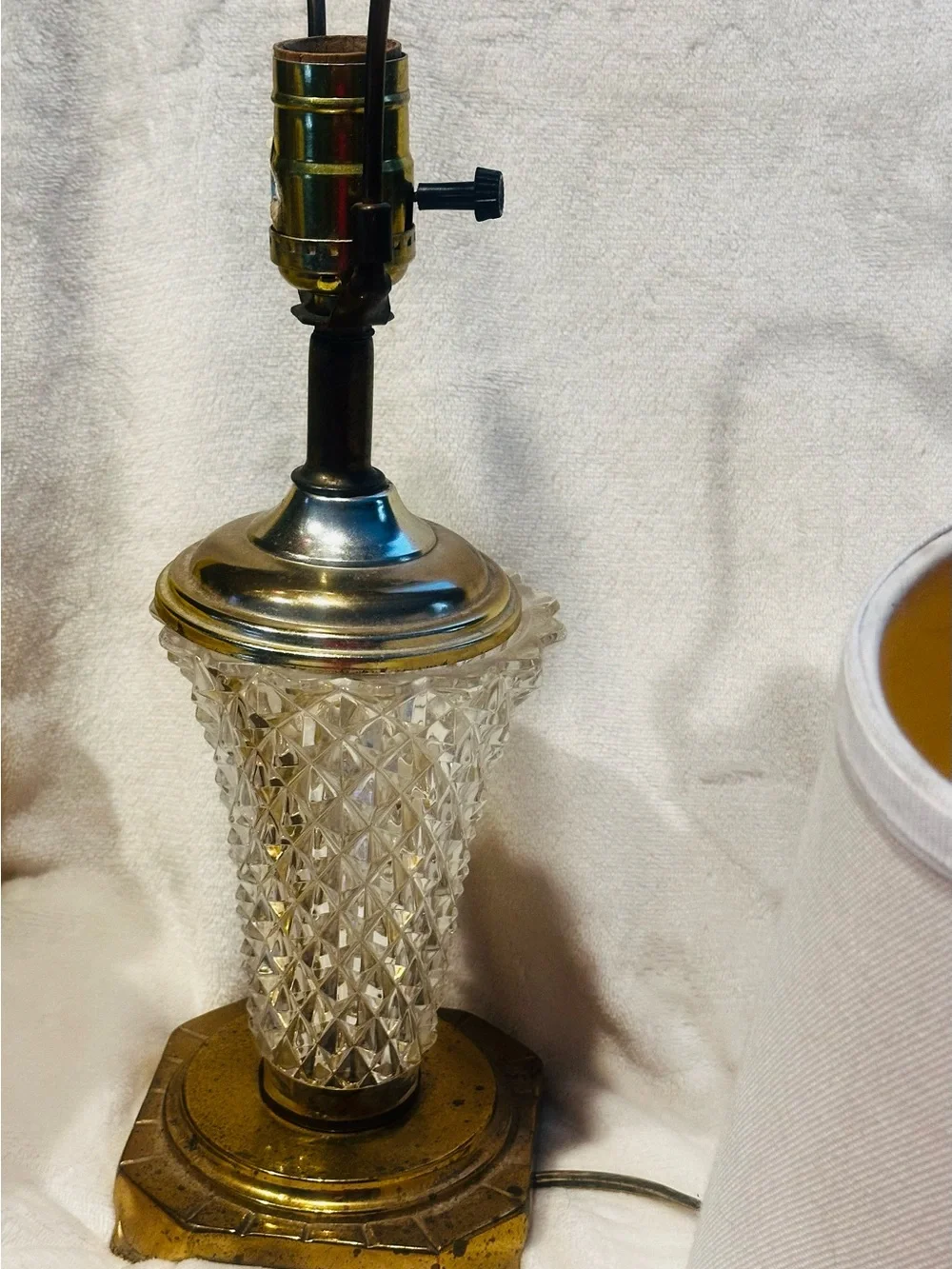 Vtg Crystal Cut Glass Table Lamp Brass Base Hollywood Regency Style Numbered 415